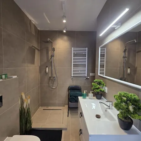 Lesny Zakatek Takie Male Bieszczady W Rzeszowie Grill Sauna Starowiejska 6 Апартаменти *