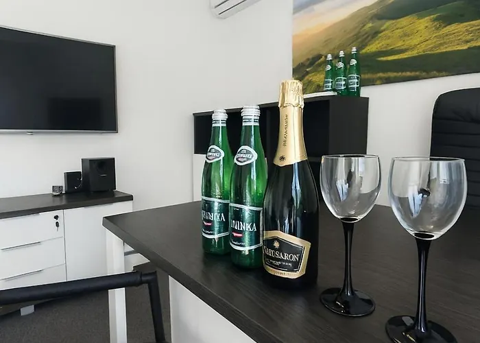 Appartement Lesny Zakatek Takie Male Bieszczady W Rzeszowie Grill Starowiejska 6 *